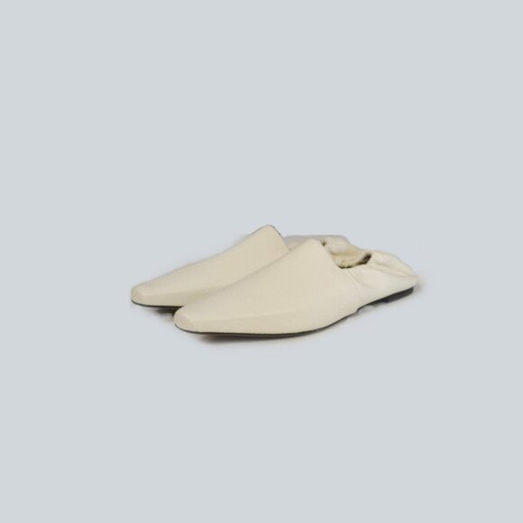 Neous Flat Shoes - Picture 1 of 3